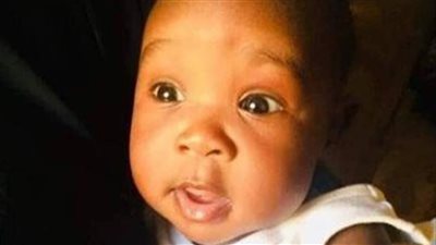 في مشهد من الأفلام الأمريكية.. أم الطفلة جانيت تعتدي على محامية المتهم في المحكمة