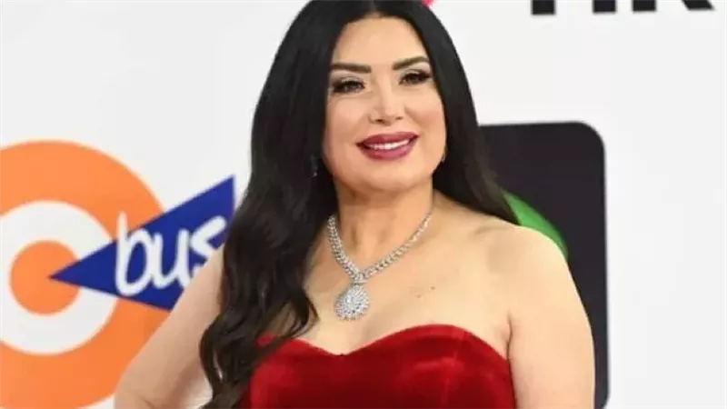 عبير صبري تخطف الأنظار