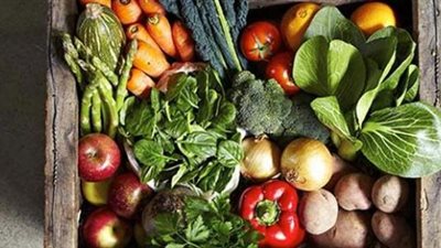 الاسعار نزلت خالص والطماطم بـ14 جنية....ننشر قائمة بأسعار الخضروات والفاكهة فى سوق العبور اليوم