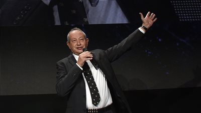 نجيب ساويرس يُقدم على خطوة من الممكن أن تعرضه للخطر ويعلن عنها أمام الجميع