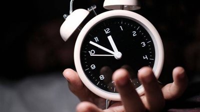 استعدوا اخر ساعتك 60 دقيقة  : موعد العمل بالتوقيت الشتوي وإلغاء التوقيت الصيفي