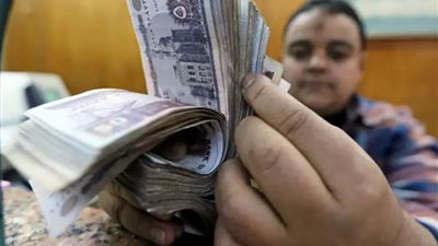 تفاصيل ومواعيد صرف مرتبات الموظفين للثلاث أشهر الأخيرة في 2024