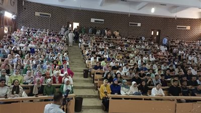 كلية طب الاسكندرية تحيل 19 طالبًا وطالبة لمجلس تأديب ابتدائي دون الآعلان عن أسباب هذا القرار