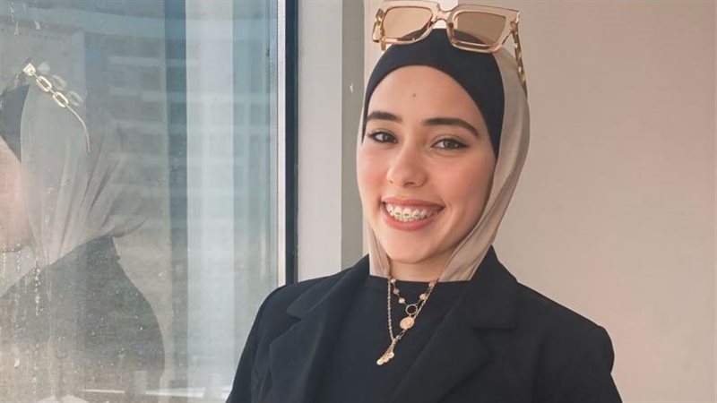 المذيعة أسماء زايد