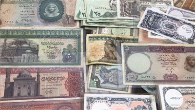 فرصة ذهبية لتصبح مليونيرًا: جنيهات نادرة بـ 2 مليون وبريزة بـ 10 آلاف جنيه | تعرف على تفاصيل العملات القديمة