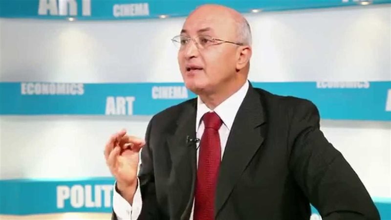 سيد علي يعلق تعليقا