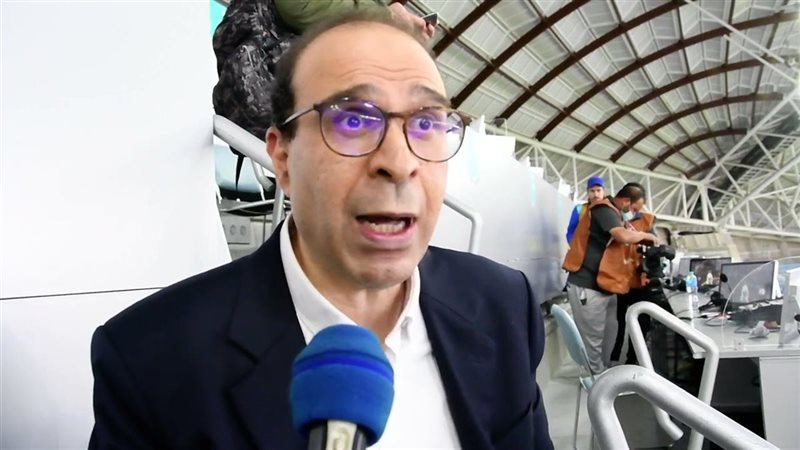 عصام الشوالي يضرب