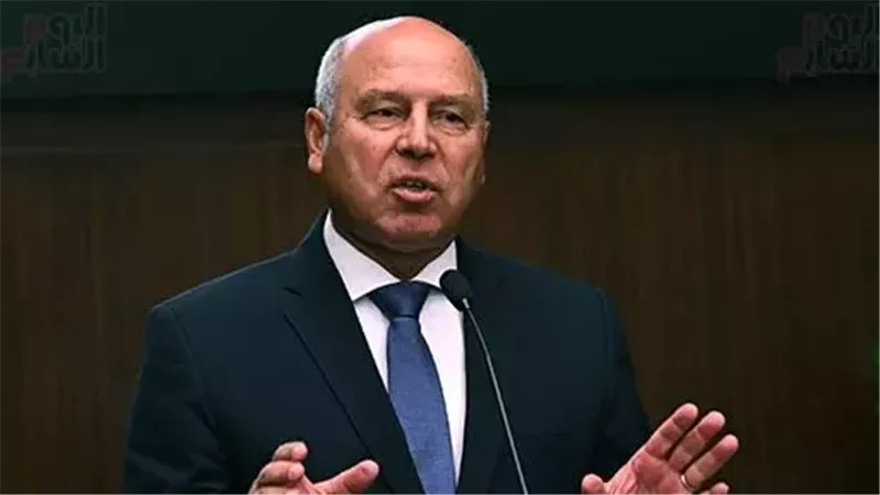 كامل الوزير يكشف