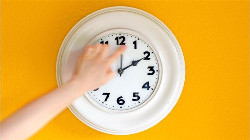 مطالبات بإلغاء التوقيت