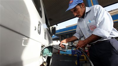 رسمياً وفقًا لقرار لجنة التسعير: ننشر أسعار البنزين والسولار اليوم السبت 1 نوفمبر 2024 بعد الزيادة الأخيرة|محطات الوقود بتبيع اللتر بكام؟