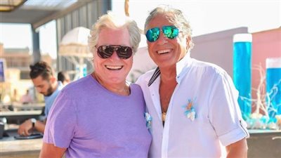 مصطفى فهمي وحسين فهمي رغم ارتباطهم وحبهم لبعض كان فيه خلاف وحيد بينهم...اعرف حكايتة