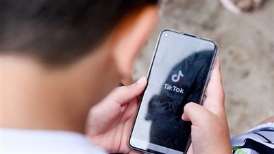 احذروا من كثرة استخدام أطفالكم للموبايل والأجهزة الإلكترونية حتى لا يصابوا بهذا المرض