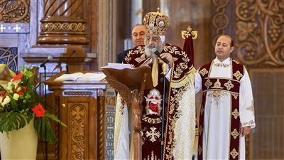 ملفه على مكتب البابا والقرار لم يصدر رسميا حتى الآن...حكاية الانبا ابانوب اسقف المقطم الذى اثارت ضجه كبيره