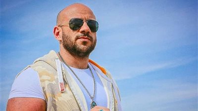 مي كمال الدين تنفي شائعات ارتباطها بأحمد مكي: 