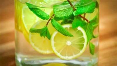 مخاطر شرب الماء بالليمون لم تكن تتخيلها.. اعرف التفاصيل