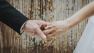 حب جديد ونجاح وفلوس بالكوم هتغير حياتهم من نصيب أصحاب هذه الأبراج الفلكية بعد دخول بلوتو للدلو