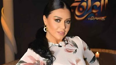 جات تكحلها عميتها.. رد من رانيا يوسف جعل الجميع يسخر منها بسبب ملابسها