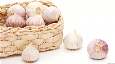 قشور الثوم له فوائد صحية وجمالية مدهشة تجعل الاحتفاظ بها أمرًا ضروريًا