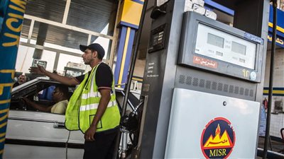 اللتر تخطى 16.5 جنيهًا.. محطات الوقود تنشر أسعار البنزين والسولار اليوم الجمعة 20 ديسمبر 2024 في مصر وفقًا لقرار لجنة التسعير