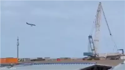 شاهد: لحظة سقوط طائرة اذربيجان وتحطمها تحمل 72 راكب وانفجرت على الارض 