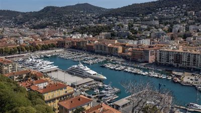 إسبانيا تهتز وحالة كبيرة من الذعر والقلق بعد انفجار ضخم بميناء برشلونة