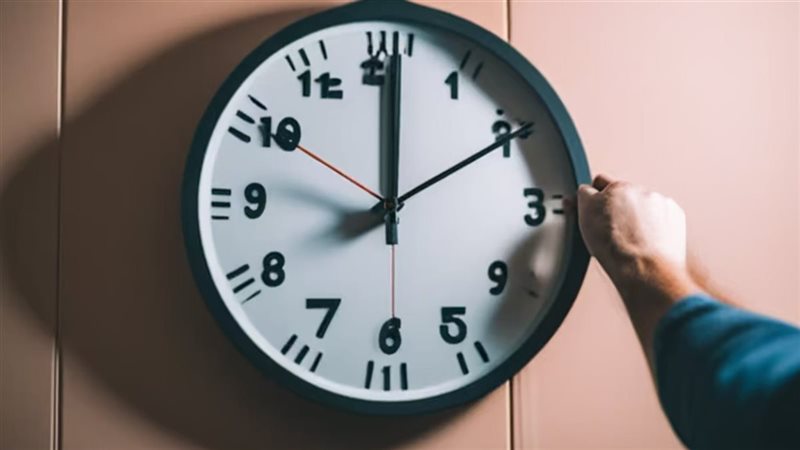 موعد تطبيق التوقيت