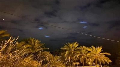 «وميض غامض» وأجسام غريبة تنير سماء الشرقية وتثير الذعر بين المواطنين.. كائنات فضائية أم ظاهرة طبيعية؟ (فيديو)