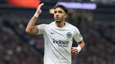 عمر مرموش اللي كل رمشة بجول.. تعليق نجيب ساويرس على الأسطورة المصرية في بلاد الفرنجة