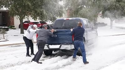 عاصفة ثلجية تقترب من مصر: أمطار تضرب هذه المحافظات بينهم محافظات ترفع حالة الطوارئ بسبب إنقلاب الطقس وظواهر جوية خطيرة هل أقتربت نوة السلوم؟