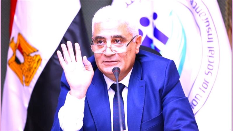 وقف صرف معاشات مارس