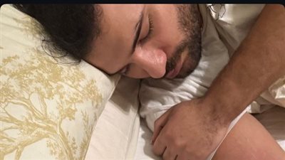 بعد منعه من الغناء تعرض لوعكة صحية.. مسلم يعلق 