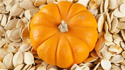 كنز وسحر بذور اليقطين....تساوي وزنها ذهبا!...بذور اليقطين قد تنقذ صحتك وتحل أكبر المشكلات الصحية