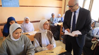 لن يُطبق بشكل عام .. التعليم تكشف ضوابط تطبيق نظام البوكليت في إمتحانات الشهادة الإعدادية 2025