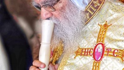 بيان عاجل من الكنيسة تنفى فيه خبر وشائعات رحيل الأنبا باخوميوس والذى احزنت الملايين وطلب الصلاة له
