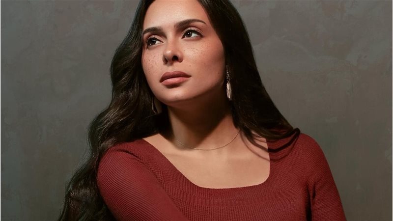 رد صارم من المرنمة