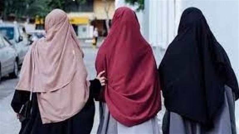 فنانة تعتزل وترتدي