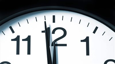 هل صدر قرار حكومي بتُقدَّيم الساعة 60 دقيقة غدًا الجمعة؟.. الجدل يتصاعد قبل تطبيق التوقيت الصيفي في مصر 2025