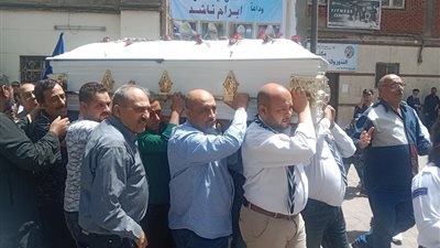 نياحة كاهن خدم الكنيسة لأكثر من نصف قرن ورسالة عزاء من قداسة البابا تواضروس .. شاهد صور تجنيز القمص أبرآم ناشد اليوم بحضور الأسقف والشعب