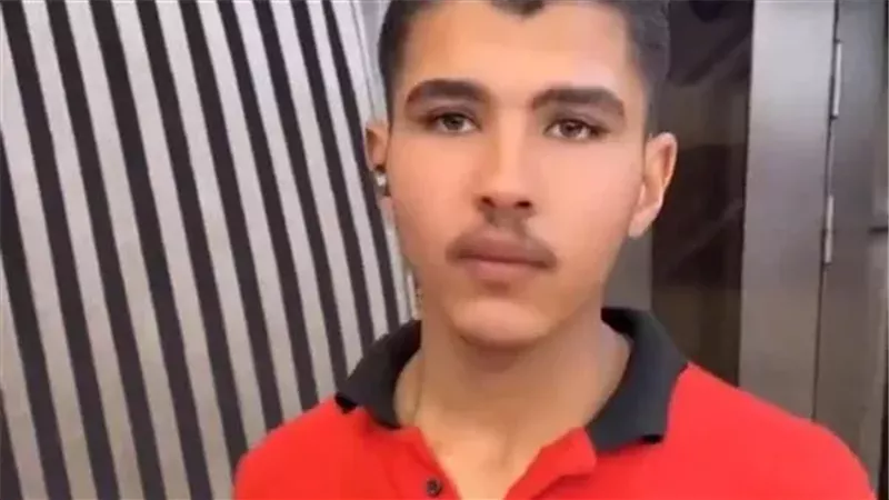 عامل المخبوزات يتحدث