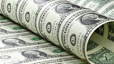 أسعار الدولار منتصف اليوم مفاجأة فى 13 بنكًا مقابل الجنيه وضربة قوية تزلزل السوق السوداء بعد القرارات الأقتصادية الأخير 500 أخضر بكام؟