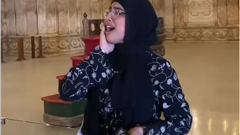 حكم أذان المرأة في