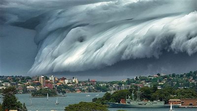 «الهزة اللي صحّت نص مصر».. تحذيرات صادمة بعد زلزال كريت: هل يضرب تسونامي السواحل المصرية؟