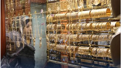 عيار 21 يقلب الموازين .. تراجع أسعار الذهب بالجنيهات منتصف اليوم وتحرك أسعار سبائك الذهب اليوم في محلات الصاغة المصرية هل حان وقت الشراء؟