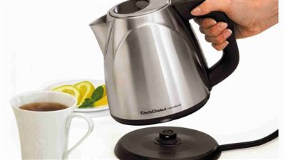 تحذير من خبير تغذية: كارثة صحية في كل كوب شاي عند غلي الماء أكثر من مرة في الكاتيل – ما الذي يحدث داخل جسمك؟