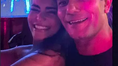 أسماء جلال تثير الجدل بصور غريبة في عيد ميلادها الـ 30.. خرجت من التورتة ورقصات مع الغوريلا!