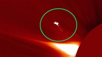 ممكن يكون ملاك....علماء يرصدون جسما غريبا بجوار الشمس وكأنه طائر غامض...حجمه ١٠ أضعاف الأرض