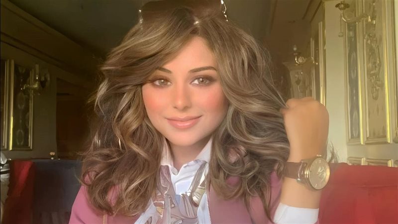 دينا أنور