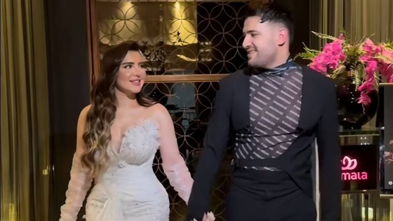 مسلم وزوجته