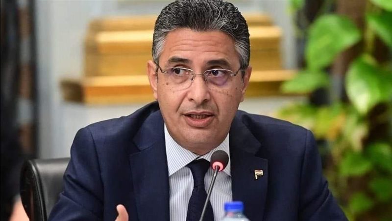 وزير التموين يُفاجئ