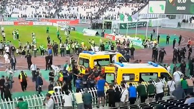 تتويج مولودية الجزائر يتحول لكـ ارثة وعدد وفيات كبير في قلب الملعب.. صـ دمة في البلاد بسبب ما حدث في الإستاد 